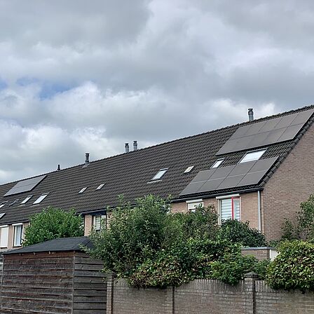 daken met zonnepanelen